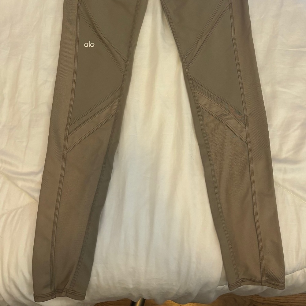 Alo Yoga Pants Size M